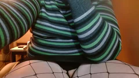 Snapshot of cosmicjones88 chatting on 12.25.24 cosmicjones88 online show from 12.25.24