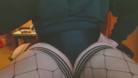 Snapshot of cosmicjones88 chatting on 01.20.25 cosmicjones88 online show from 01.20.25