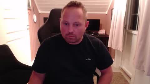 Snapshot of couple3845 chatting on 10.30.25 couple3845 online show from 10.30.25