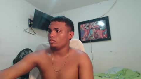 couple_hot0240129 online show from 11.21.25