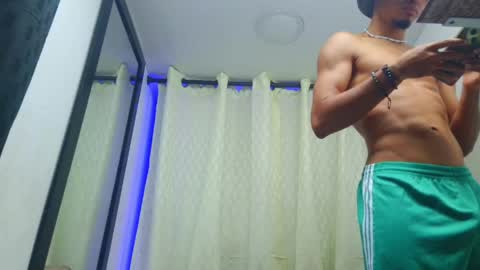 Snapshot of couple_hot_xxxz chatting on 05.25.26 couple_hot_xxxz online show from 05.25.26