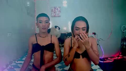 Snapshot of couple_sweet1016 chatting on 11.08.25 ALEXA KIM online show from 11.08.25