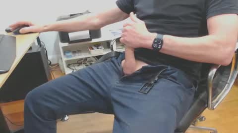 Snapshot of craigx chatting on 11.16.25 Craig online show from 11.16.25