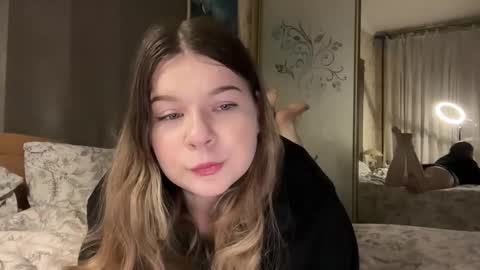 Elise online show from 12.21.25