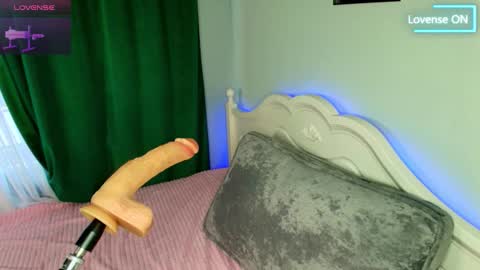 Snapshot of crazy__berry chatting on 10.30.25 Eva online show from 10.30.25