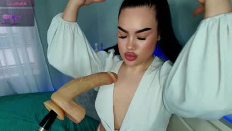 Snapshot of crazy__berry chatting on 12.03.25 Eva online show from 12.03.25