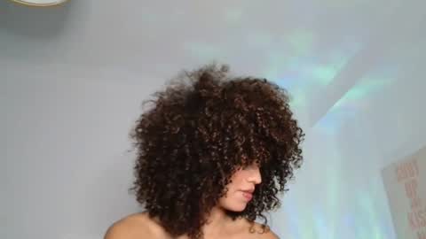 Snapshot of crazy_sweetie chatting on 11.27.25 crazy sweetie online show from 11.27.25