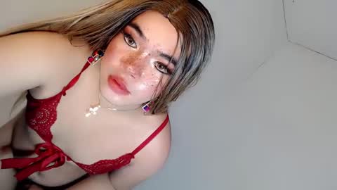 Snapshot of crazy_vixen chatting on 12.20.24 Hot Ayisha online show from 12.20.24