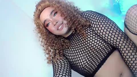 Snapshot of crazy_vixen chatting on 02.23.25 Hot Ayisha online show from 02.23.25