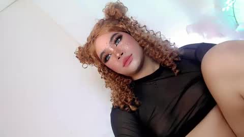 Snapshot of crazy_vixen chatting on 02.25.25 Hot Ayisha online show from 02.25.25