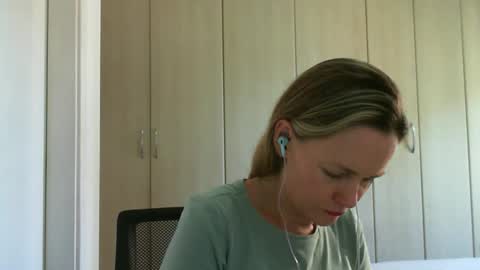 Anny online show from 02.17.25