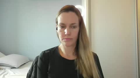 Anny online show from 11.19.25