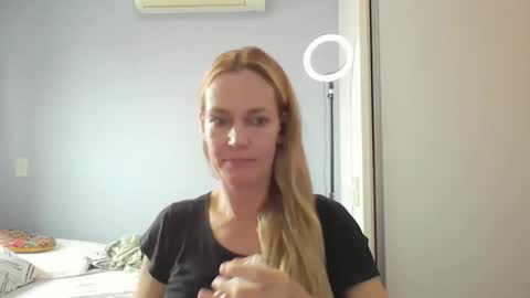 Snapshot of crazyanny chatting on 03.06.26 Anny online show from 03.06.26