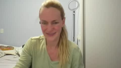 Snapshot of crazyanny chatting on 03.09.26 Anny online show from 03.09.26