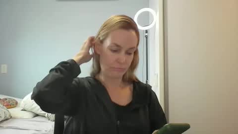 Snapshot of crazyanny chatting on 03.10.26 Anny online show from 03.10.26
