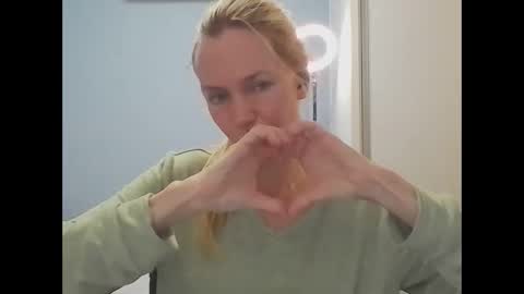Snapshot of crazyanny chatting on 03.12.26 Anny online show from 03.12.26