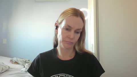 Snapshot of crazyanny chatting on 03.16.26 Anny online show from 03.16.26