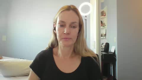 Snapshot of crazyanny chatting on 03.20.26 Anny online show from 03.20.26