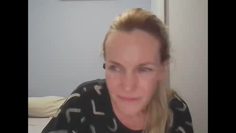 Snapshot of crazyanny chatting on 03.21.26 Anny online show from 03.21.26