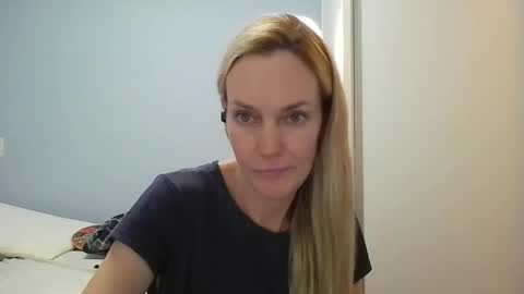 Snapshot of crazyanny chatting on 03.23.26 Anny online show from 03.23.26