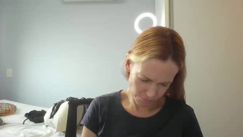Snapshot of crazyanny chatting on 03.27.26 Anny online show from 03.27.26