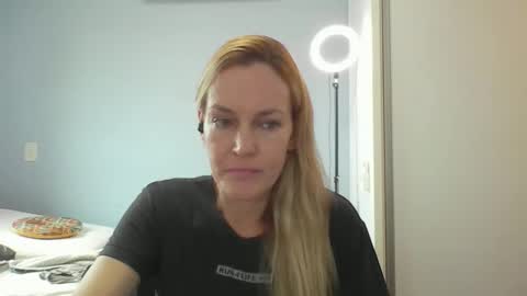 Snapshot of crazyanny chatting on 04.10.26 Anny online show from 04.10.26