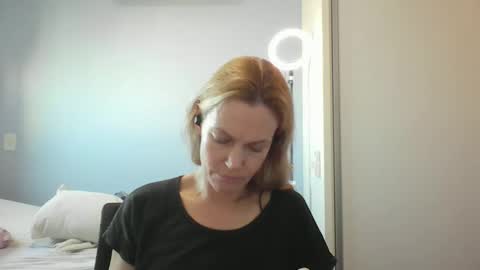 Snapshot of crazyanny chatting on 04.15.26 Anny online show from 04.15.26