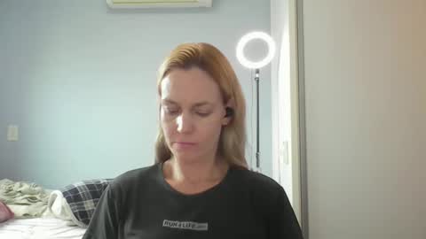 Snapshot of crazyanny chatting on 04.23.26 Anny online show from 04.23.26