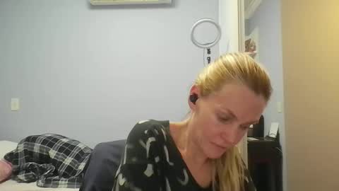 Snapshot of crazyanny chatting on 05.04.26 Anny online show from 05.04.26