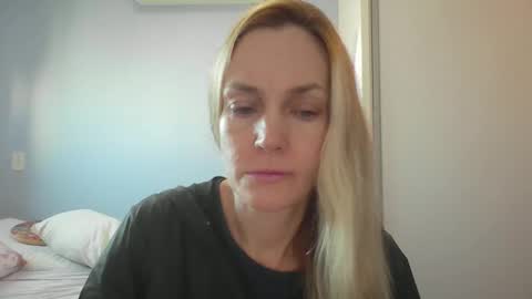 Snapshot of crazyanny chatting on 05.05.26 Anny online show from 05.05.26