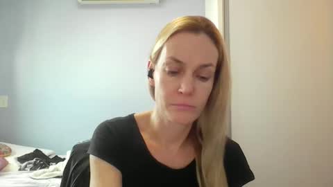 Snapshot of crazyanny chatting on 05.08.26 Anny online show from 05.08.26