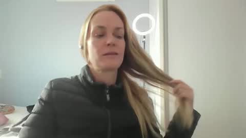 Snapshot of crazyanny chatting on 05.11.26 Anny online show from 05.11.26