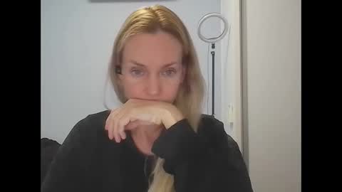Snapshot of crazyanny chatting on 05.13.26 Anny online show from 05.13.26