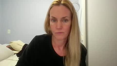 Snapshot of crazyanny chatting on 05.23.26 Anny online show from 05.23.26