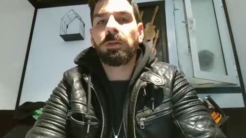 Snapshot of crazycouple1011 chatting on 01.08.25 funcouple online show from 01.08.25