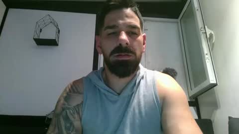 Snapshot of crazycouple1011 chatting on 02.01.25 funcouple online show from 02.01.25