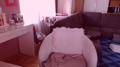 Snapshot of crazydollelf chatting on 02.04.25 Camille online show from 02.04.25