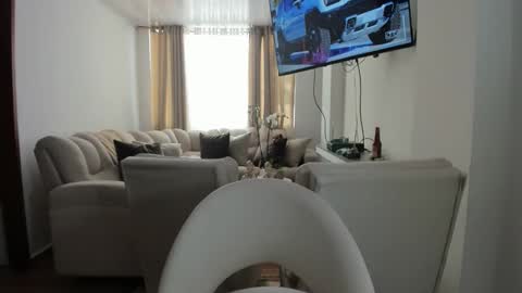 LAURA online show from 11.04.25