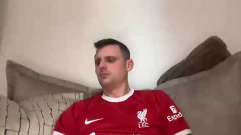 Snapshot of crazynicky chatting on 02.12.25 Nicky online show from 02.12.25