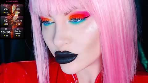 Snapshot of crazypinkyball chatting on 01.16.25 Roxy online show from 01.16.25