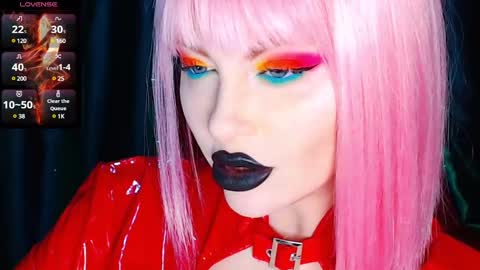 Snapshot of crazypinkyball chatting on 01.23.25 Roxy online show from 01.23.25