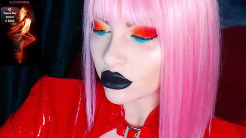 Snapshot of crazypinkyball chatting on 01.24.25 Roxy online show from 01.24.25