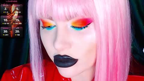 Snapshot of crazypinkyball chatting on 02.07.25 Roxy online show from 02.07.25