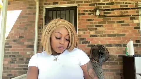 Snapshot of creame_sensation chatting on 10.13.25 PHANTOMTARGARYENXXX online show from 10.13.25