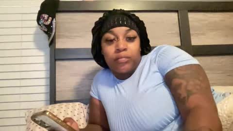 Snapshot of creame_sensation chatting on 10.26.25 PHANTOMTARGARYENXXX online show from 10.26.25