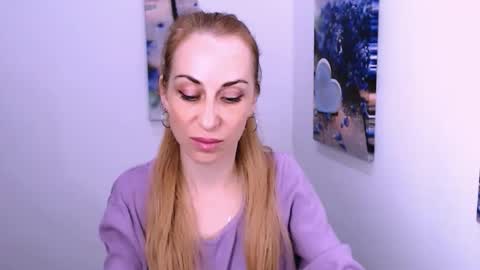 Snapshot of create_your_own_sun chatting on 10.10.25 Lera online show from 10.10.25