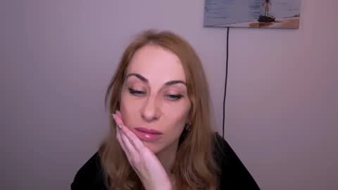 Snapshot of create_your_own_sun chatting on 10.14.25 Lera online show from 10.14.25