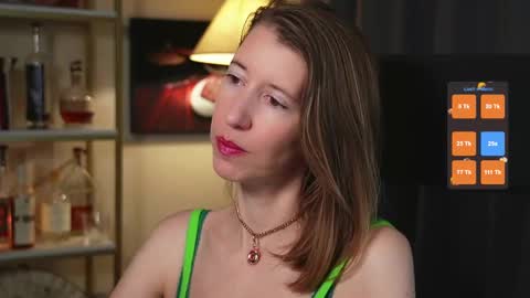 Snapshot of creme_dela_creme chatting on 11.20.25 Quinn de la Creme online show from 11.20.25