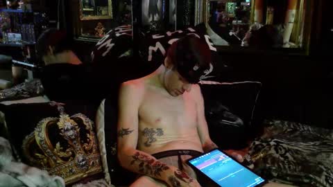 Snapshot of crescentx chatting on 12.14.25 Damien Mourningstar online show from 12.14.25