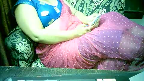 Snapshot of crezybhabihot chatting on 11.05.25 Sonika69 online show from 11.05.25